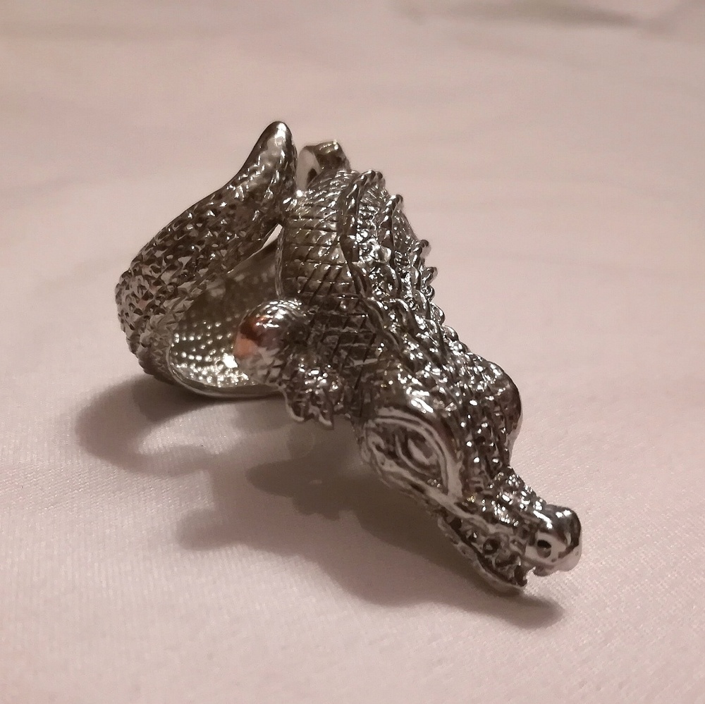 🎈Clearance! Scary glam alligator ring!